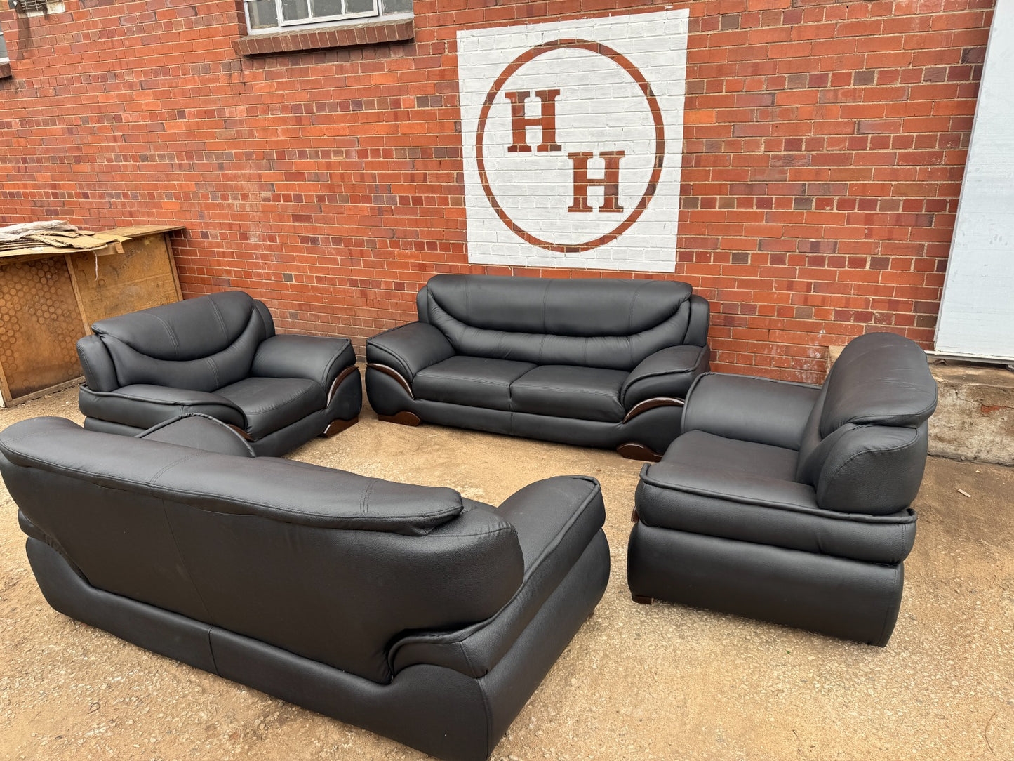 Kirsty sofa