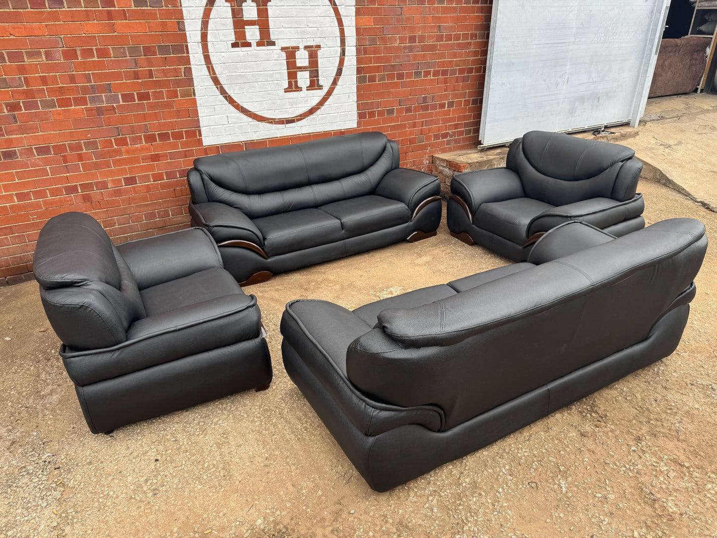 Kirsty sofa
