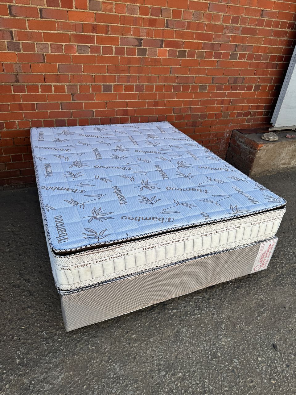Double bamboo pillow top spring bed