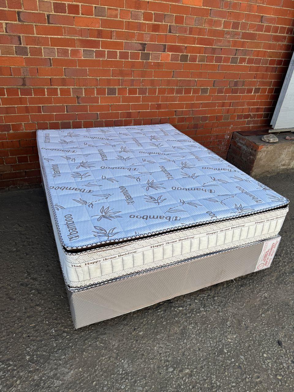 Double bamboo pillow top spring bed