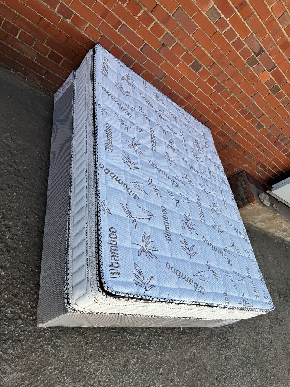 Double bamboo pillow top spring bed