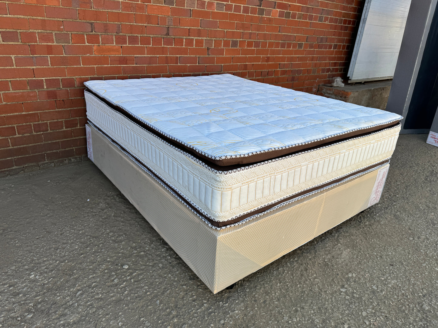 queen pocket spring bed